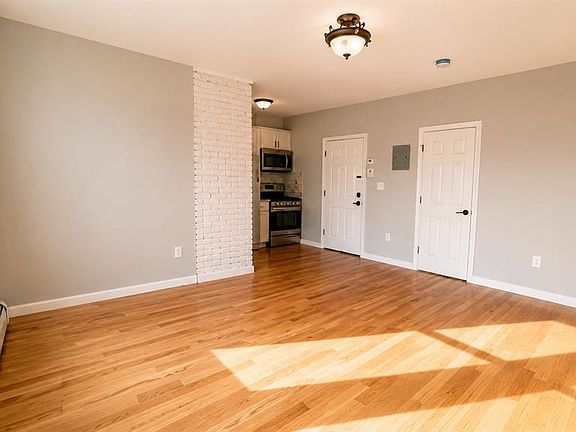 5th image of 305 Cator Ave #101