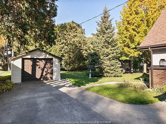 3rd image of 115 Kensington Blvd
