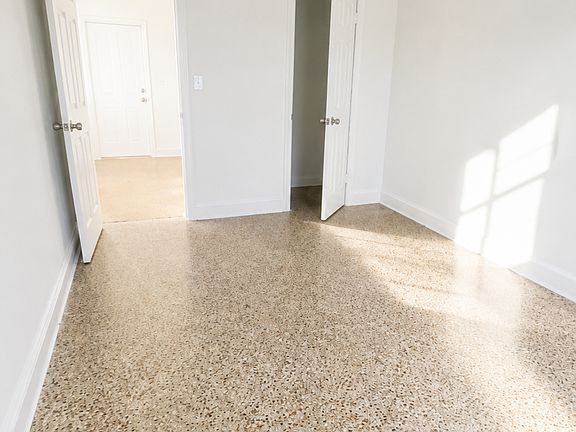 5th image of 749 Curtiss Pkwy #40