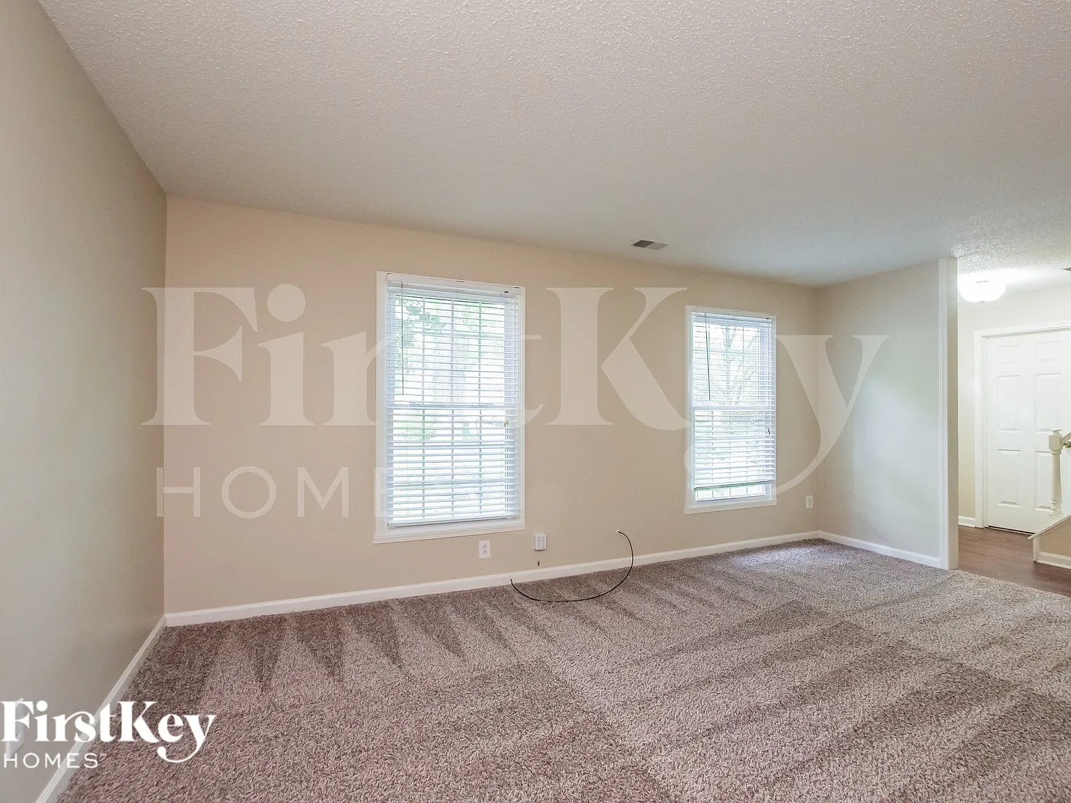 4 bed, 2.5 bath, 2096 sqft, $2,565 — Photo 2