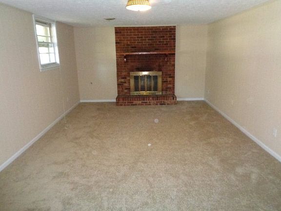4th image of 109 Winfield Pl