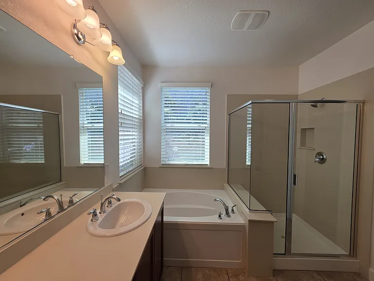 1402 Skibbereen Way — Photo 7