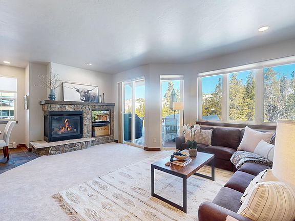 4th image of 698 Telemark Court