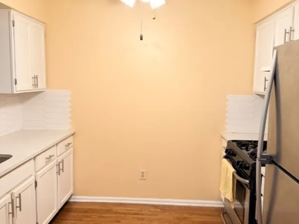 64 Dayton Ct #205, Hackettstown, NJ 07840