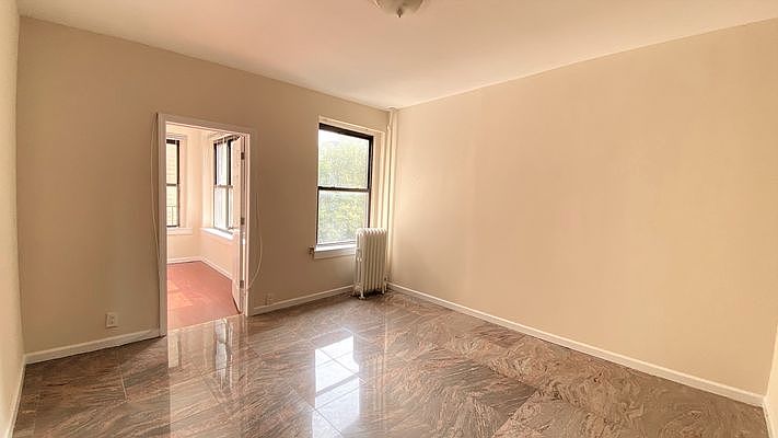 1st image of 2405 28th St