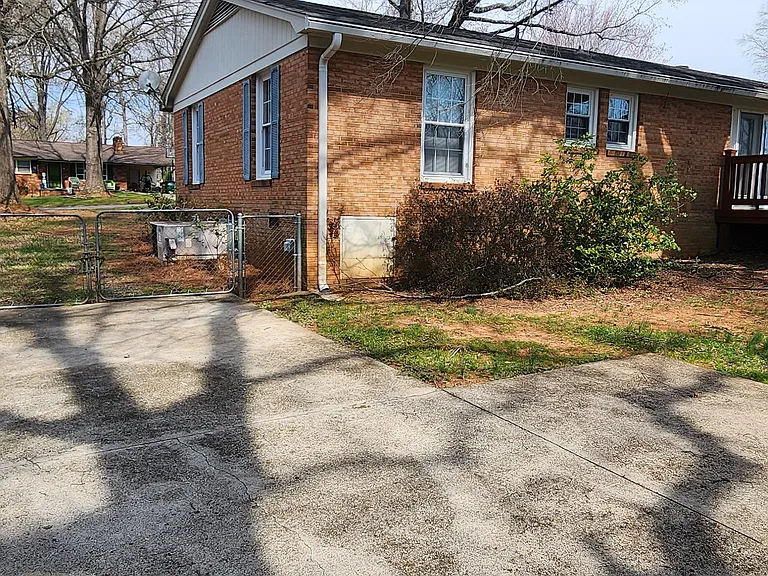 4321 Bedfordshire Dr — Photo 16