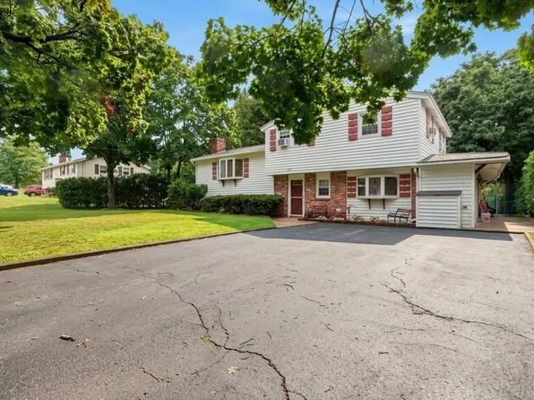 33 Rolling Ln, Hudson, MA 01749