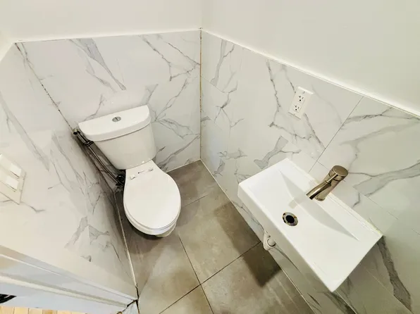 81 Stuyvesant Avenue image 13 of 16