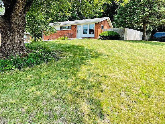 2nd image of 400 Garden City Dr