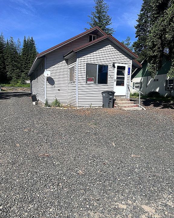 1st image of 106 S 3rd St