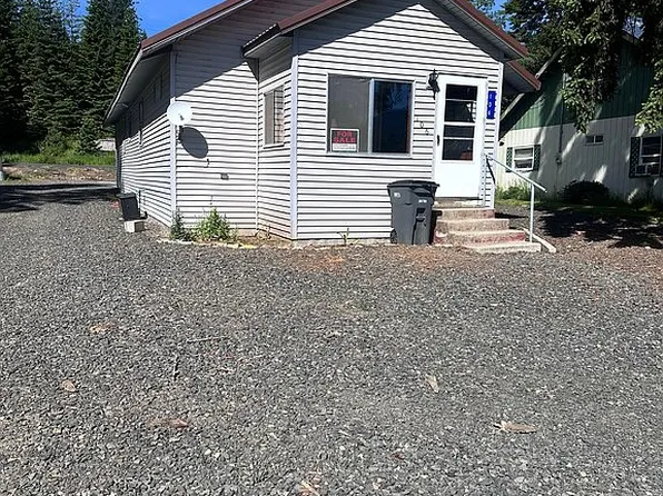 106 S 3rd St, Elk River, ID 83827