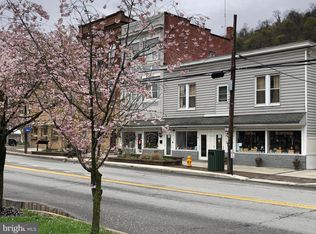 15 N Washington St APT 2, Berkeley Springs, WV 25411