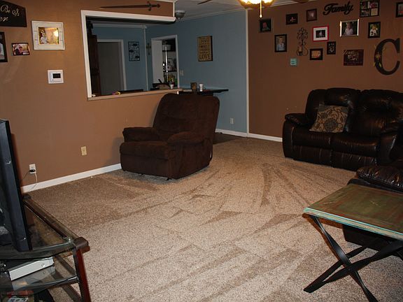 4th image of 914 W Chickasha Ave