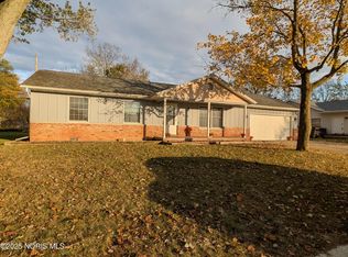 832 E Graceway Dr, Napoleon, OH 43545