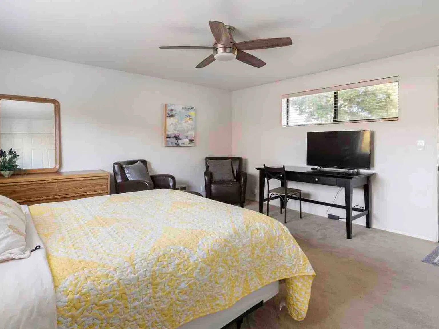 3 bed, 1600 sqft, $3,295 — Photo 2