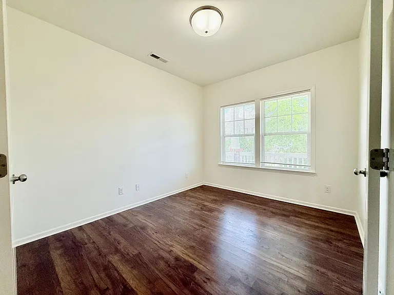 4909 Grace View Dr — Photo 10