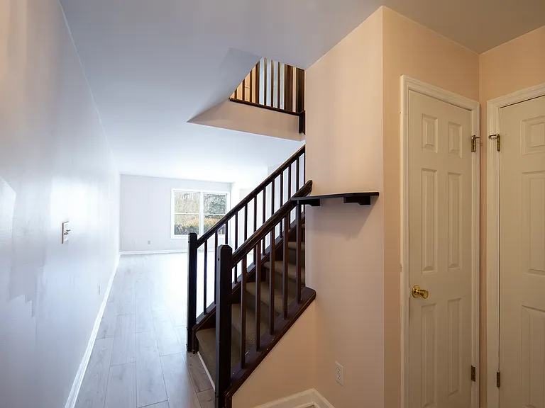 174 Harvard Rd — Photo 15