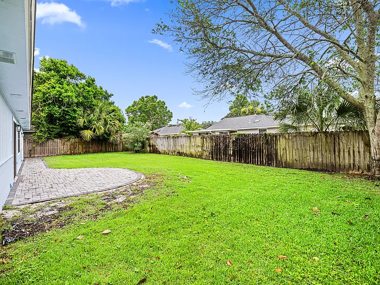 349 Primrose Cir — Photo 46