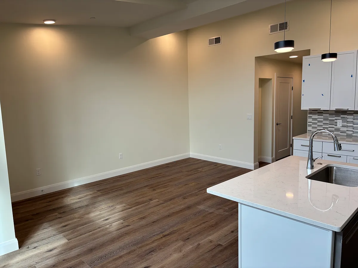 Building Photo - 205 Jasper Pl #201