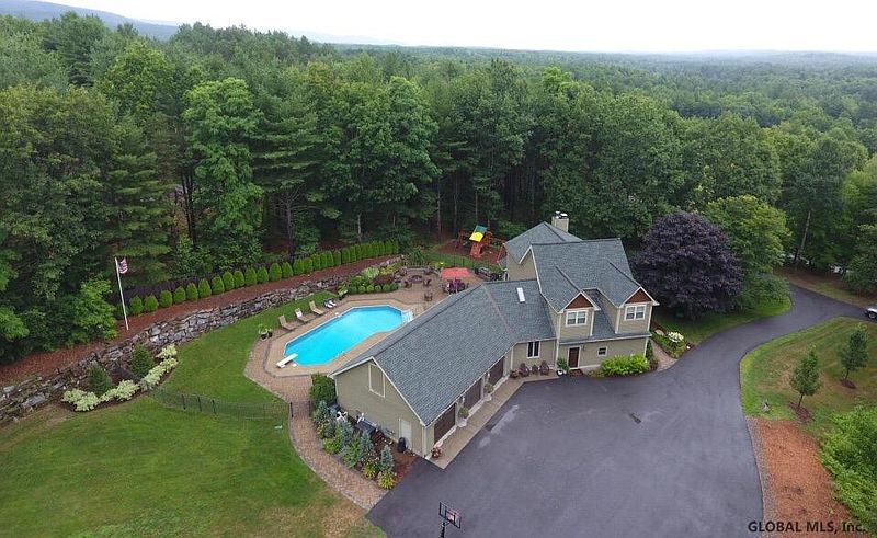 3rd image of 482 SAND HILL Road