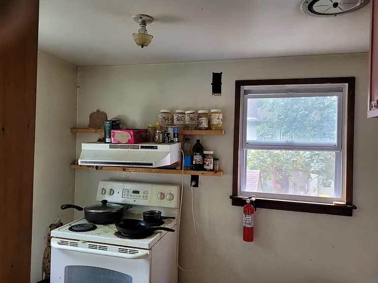 512 7th Ave — Photo 4