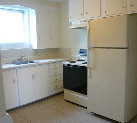 3rd image of 185 Norwood Ave APT 103