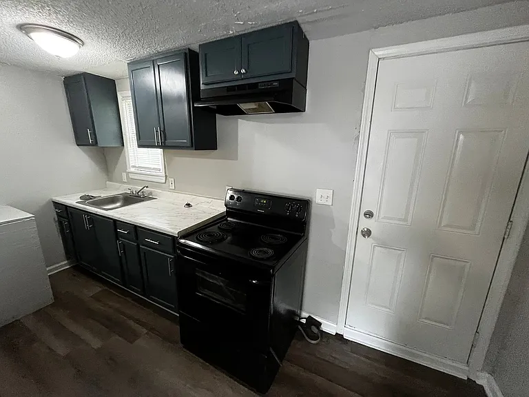824 Winston Rd — Photo 6