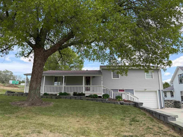 218 Needham St, Winside, NE 68790