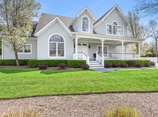 22 Cove Neck Ln, Southampton, NY 11968