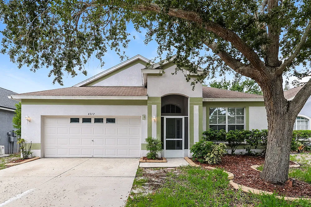 4 bed, 2.0 bath, 1922 sqft, $2,295 — Photo 1