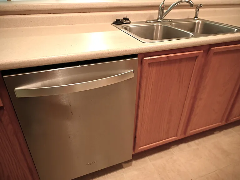 1110 NE 6th Ln #5 — Photo 5