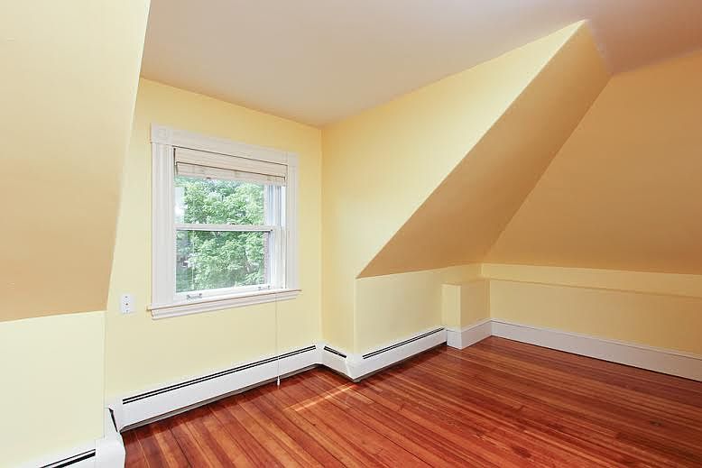 2nd image of 49 Cook St