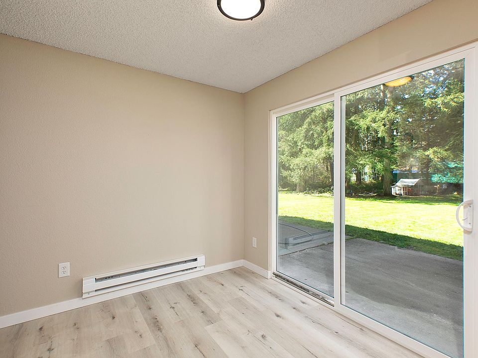 dining room looking out back door