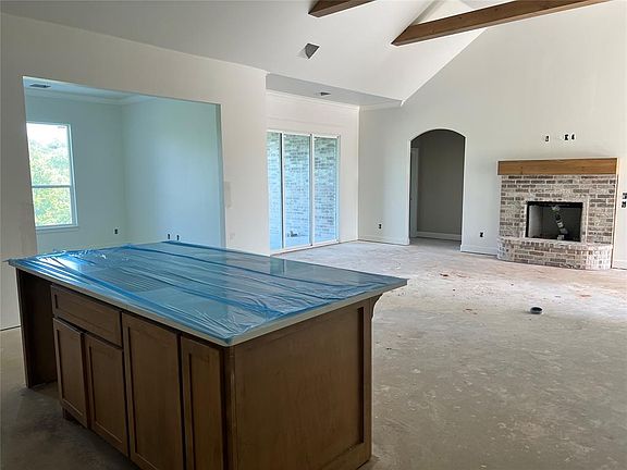 4th image of 2400 Forest Glen Dr