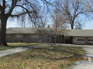 122 Dockside Cir, Lake Tapawingo, MO 64015