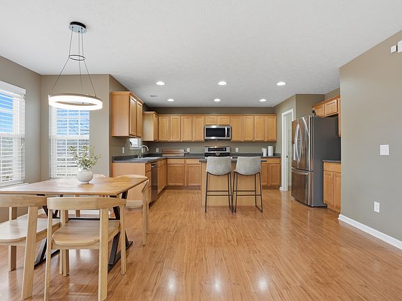 5th image of 3468 Modesto Ln