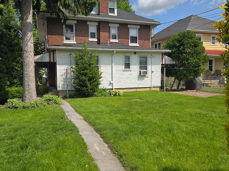 70 W Caracas Ave — Photo 2