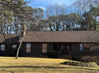 933 Viking Dr, Stone Mountain, GA