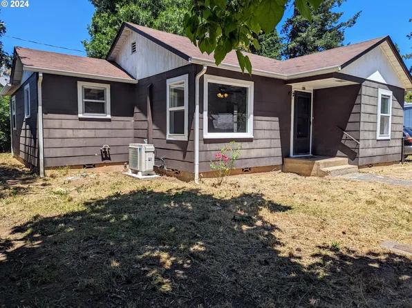 126 Deleane Dr, Canyonville, OR 97417