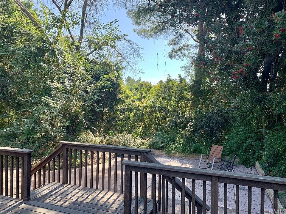 1st image of 15936 La Lindura Dr