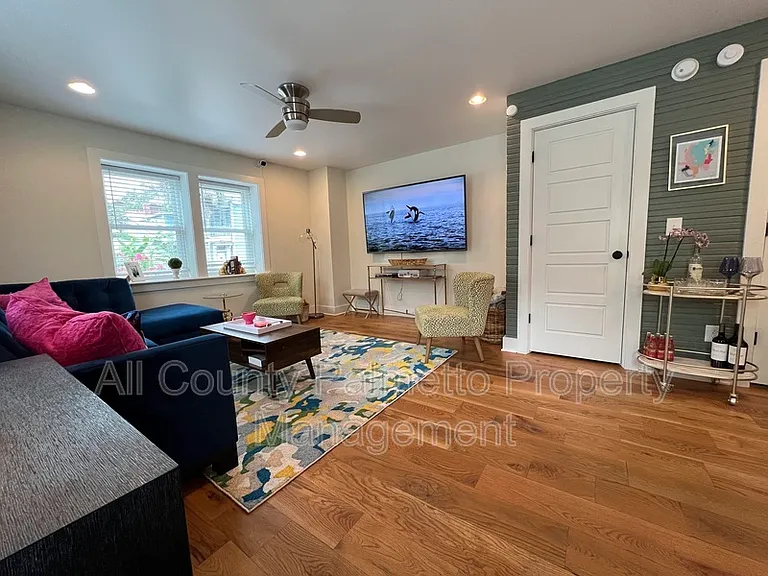 278 Ashley Ave — Photo 4