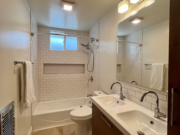 228 W Lemon Ave #B — Photo 13