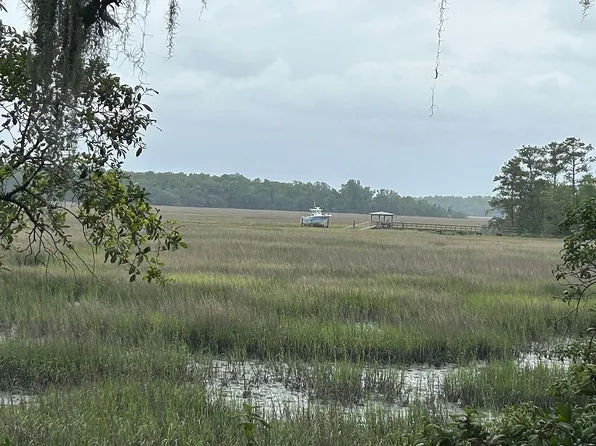 67 Fripp Point Rd, St Helena Is, SC 29920