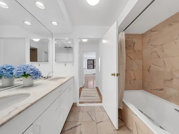 111 East 85th Street image 7 of 11