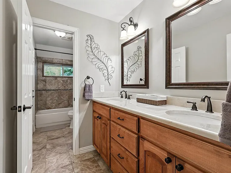 2303 Chapelwood Dr — Photo 33