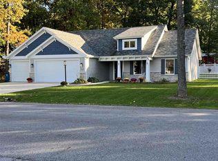 760 Calvary Ln, Angola, IN 46703