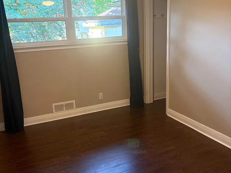 102 Paris St #MAIN FLOOR — Photo 8