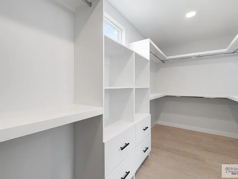 6217 Mackenna Dr — Photo 22