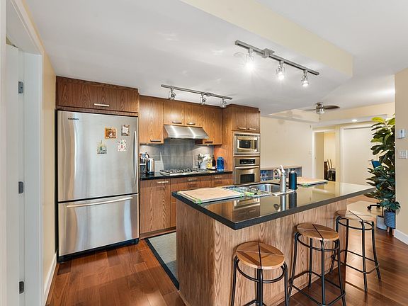 5th image of 3228 Tupper St #431