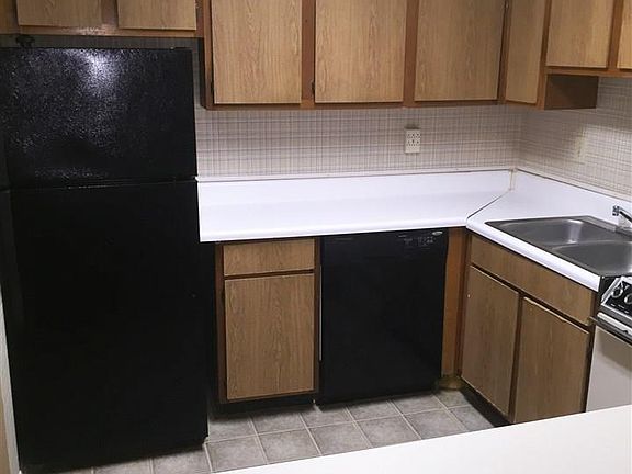 3rd image of 6614 Willow Pointe NW APT A